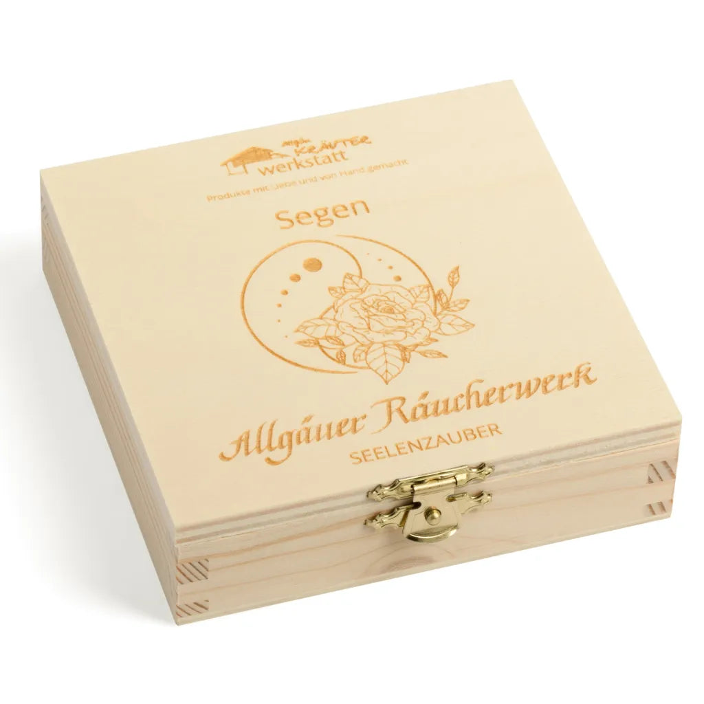 Geschlossene Holzbox "Allgäuer Räucherwerk Seelenzauber Segen" für Schutz und Harmonie.
