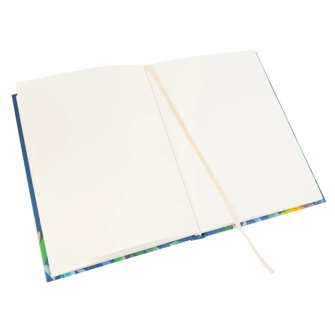 Geöffnetes A5 Notizbuch 'Sensitive' mit 200 blanko Seiten und Leseband.