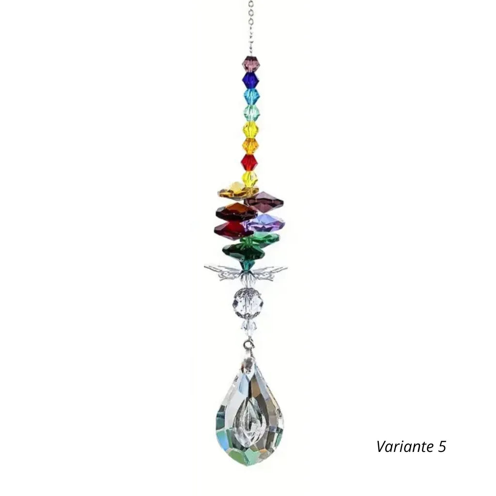 Sonnenfänger Kette mit Schmetterling, Chakra-Kristallen und Regenbogenperlen für Energieausgleich und gute Stimmung.