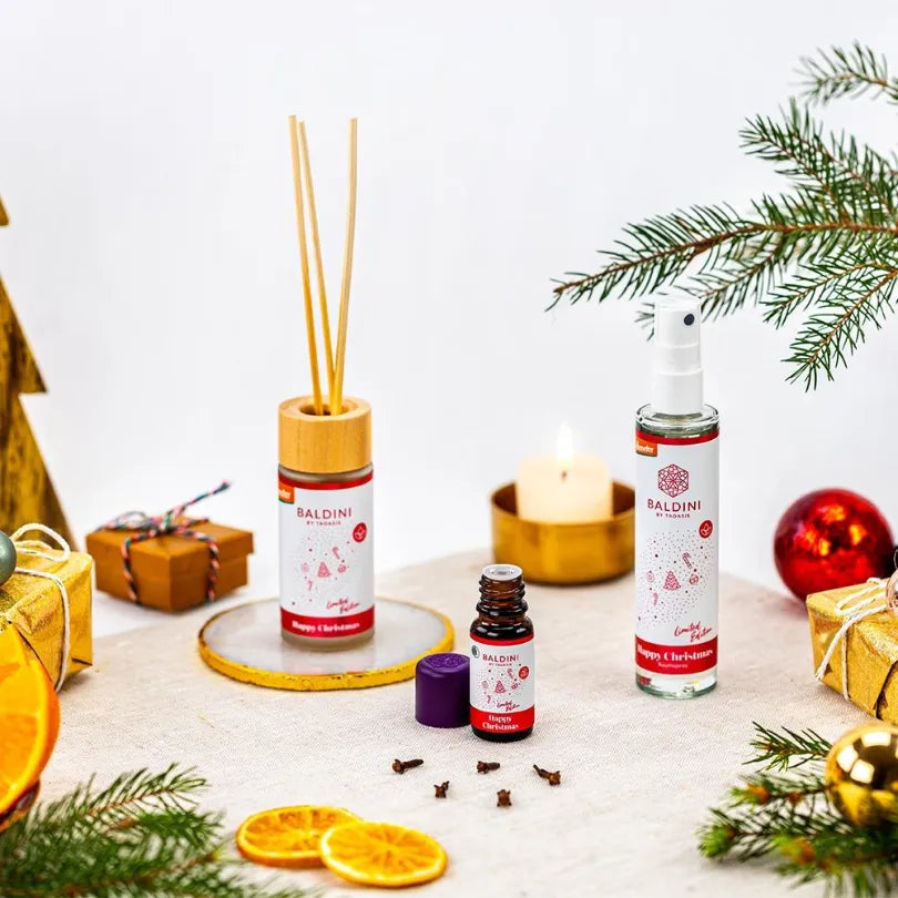 Baldini Happy Christmas Raumduft-Set, Raumspray & Duftöl. Warme Komposition aus Orange, Weißtanne, Nelke für festliche Atmosphäre.