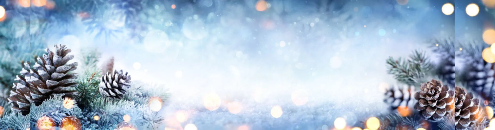 Illuminierter Schnee mit Tannenzapfen